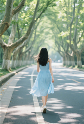 夏日治愈系街拍少女背影图片